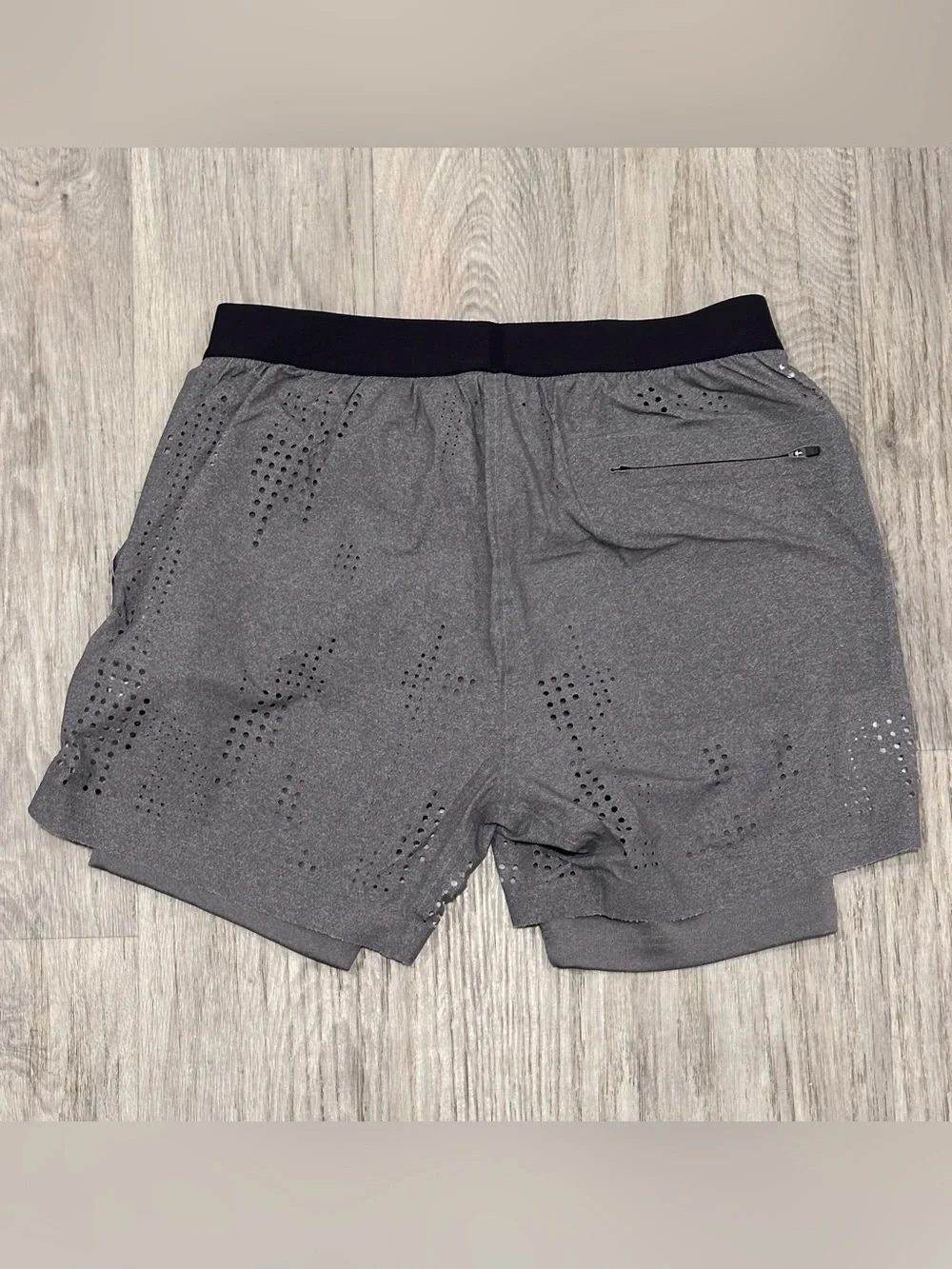 Theory + Men’s 2 In 1 Running Athletic Shorts - Brief Lined Size Medium Gray 5”